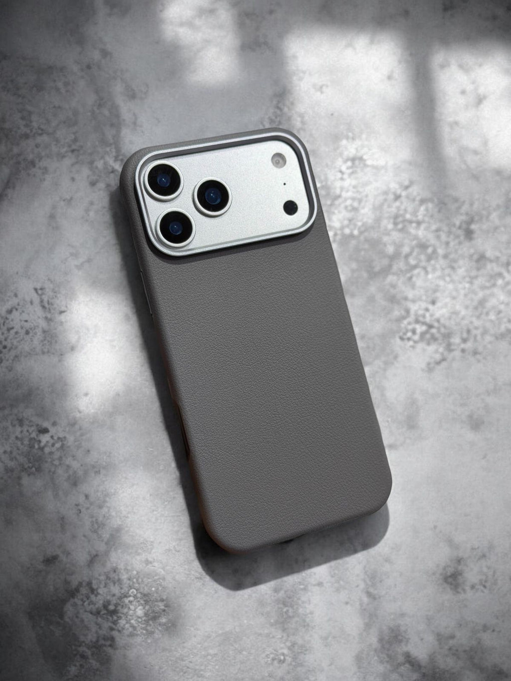IPHONE 17 PRO MAX COVER