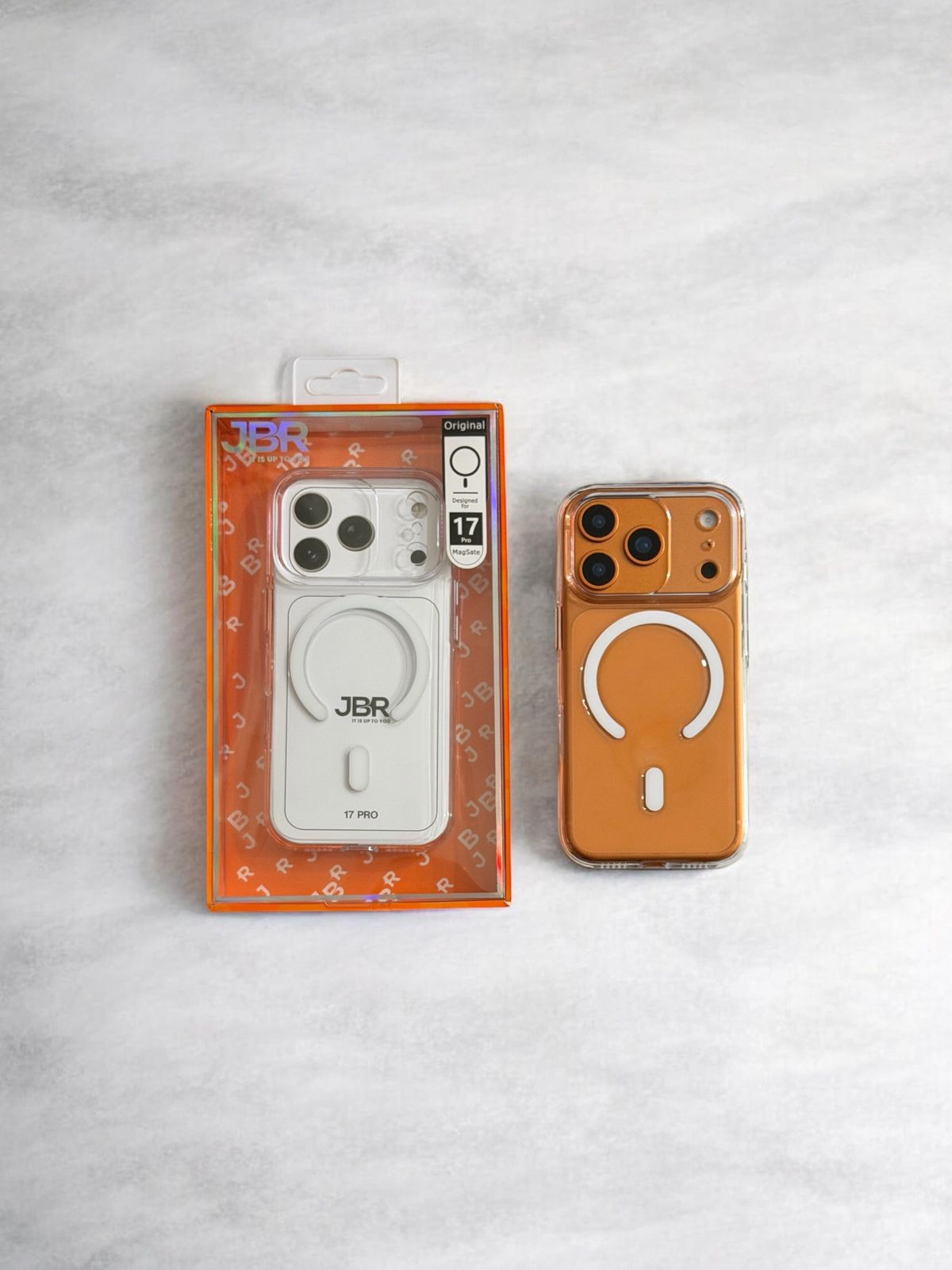 IPHONE 17 PRO COVER